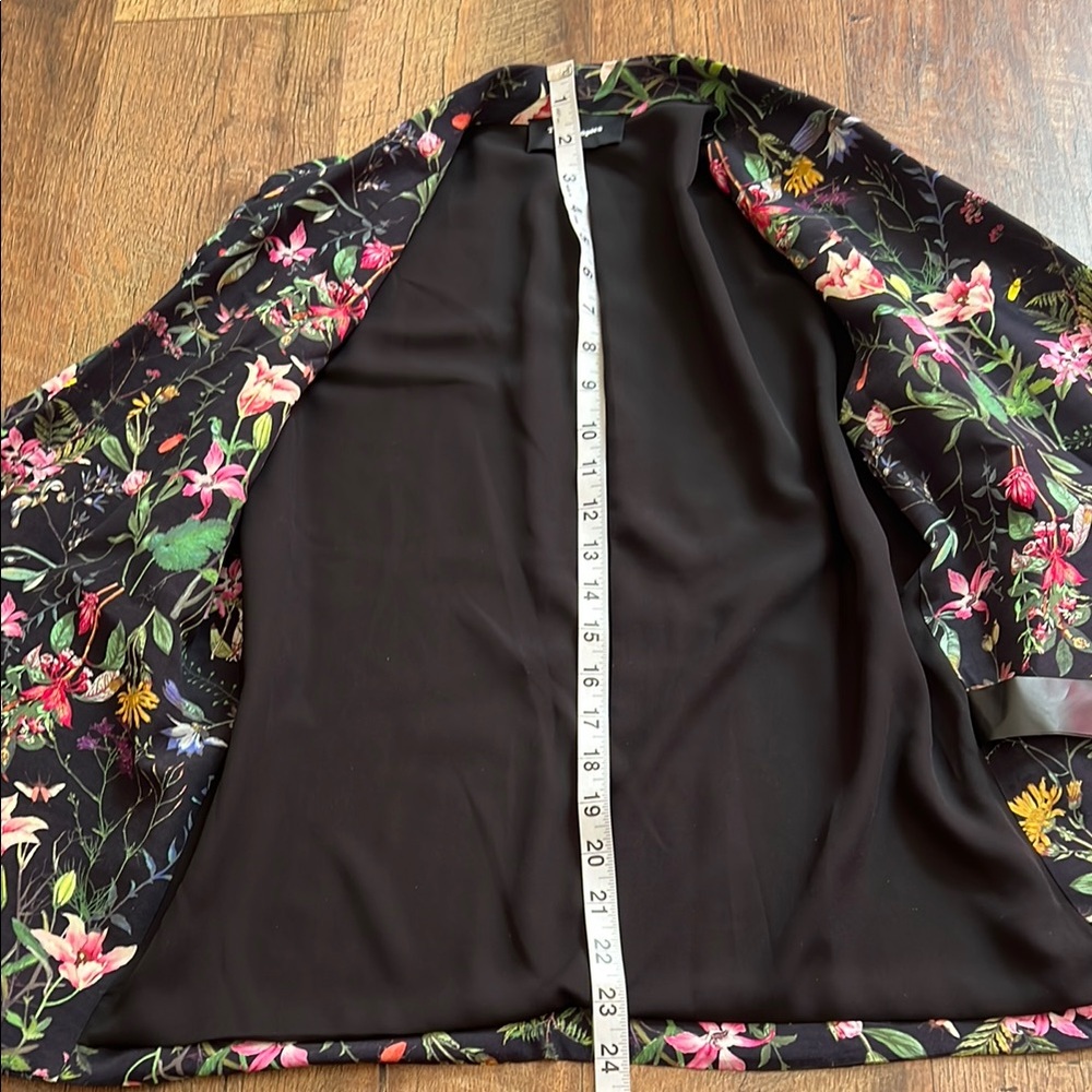 Floral Black Blazer - Picture 5 of 9